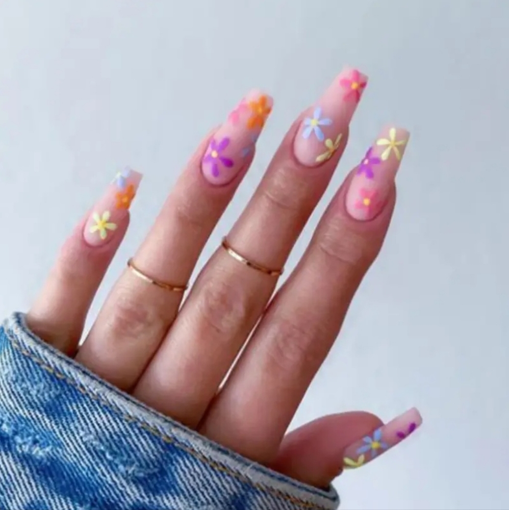 Spring Flowers 💐  Press on Nails